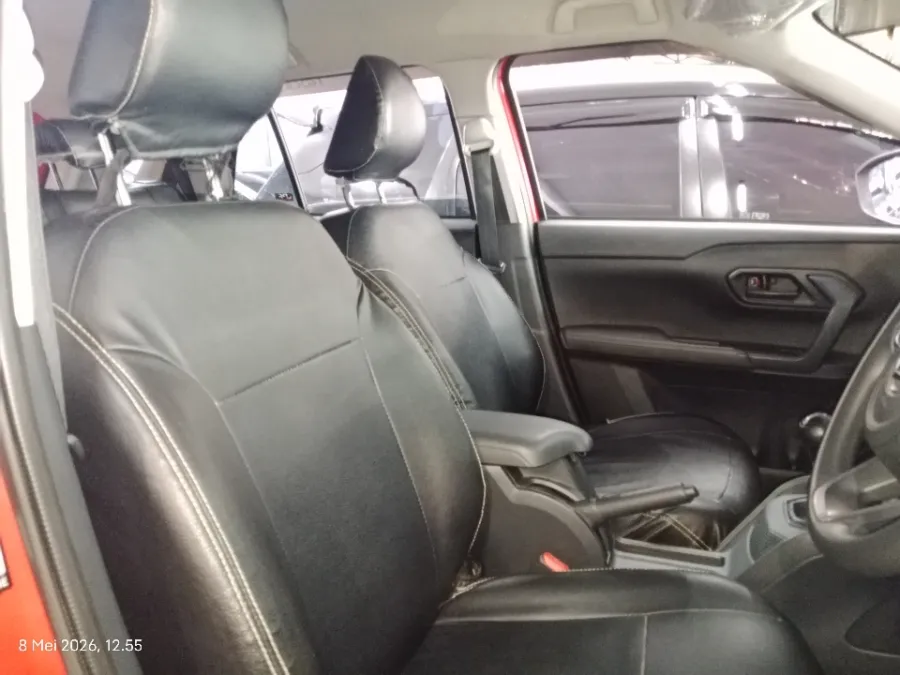 Foto Mobil Bekas Kabin Depan Daihatsu Rocky 1.2 M tahun 2022