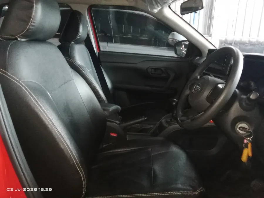 Foto Mobil Bekas Kabin Depan Daihatsu Rocky 1.2 M tahun 2022