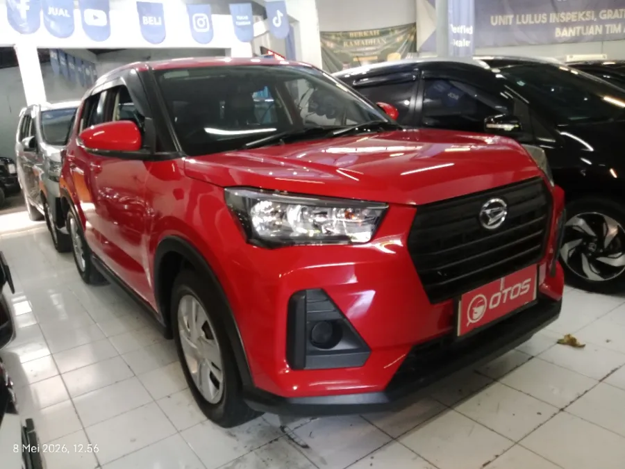 Foto Mobil Bekas Kanan Depan Daihatsu Rocky 1.2 M tahun 2022