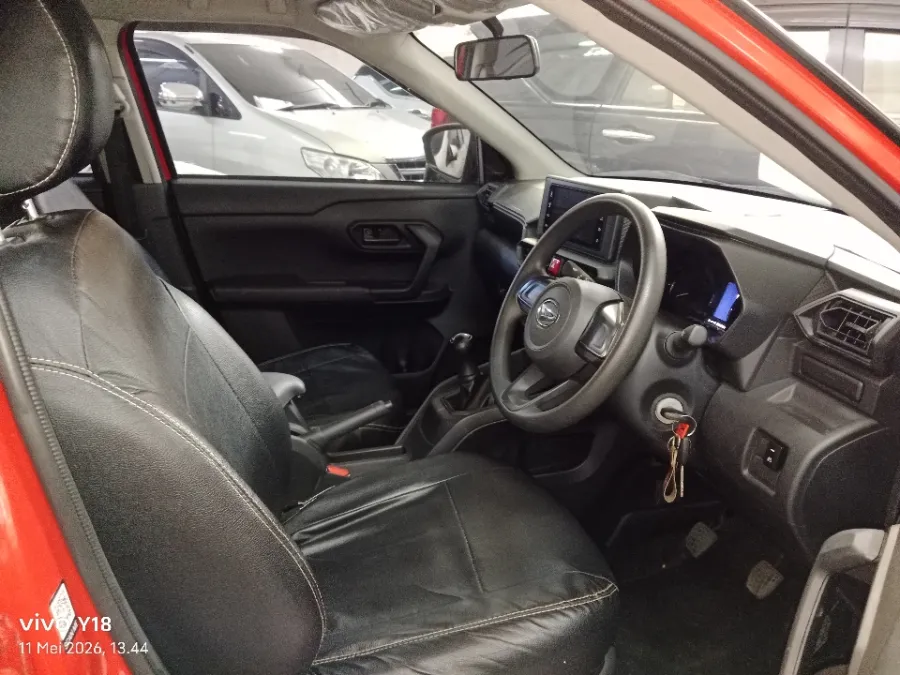 Foto Mobil Bekas Kabin Depan Daihatsu Rocky 1.2 M tahun 2024