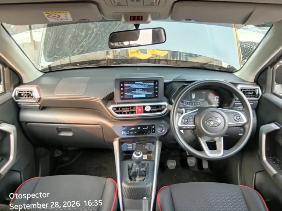 Foto Mobil Bekas Dashboard Daihatsu Rocky 1.2 X tahun 2021