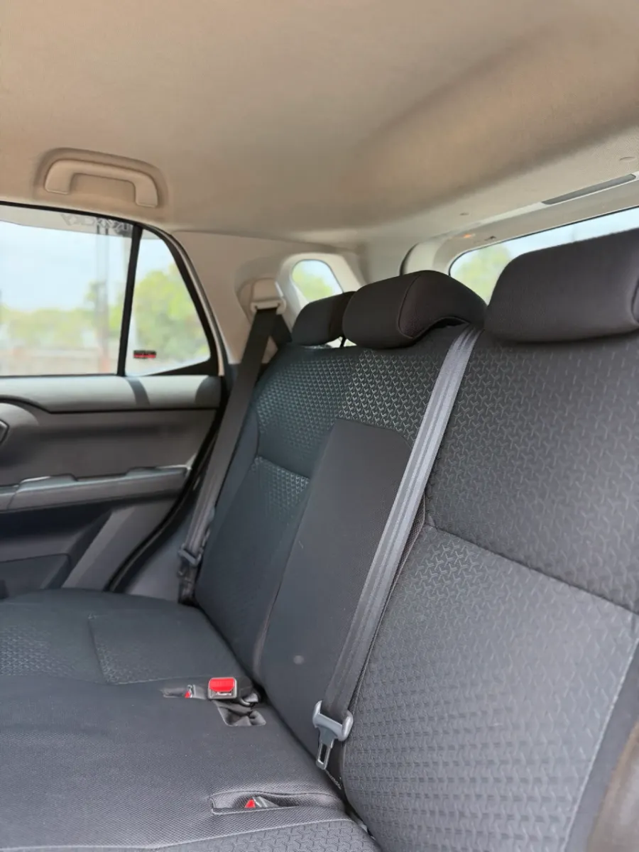 Foto Mobil Bekas Kabin Belakang Daihatsu Rocky 1.2 X tahun 2021