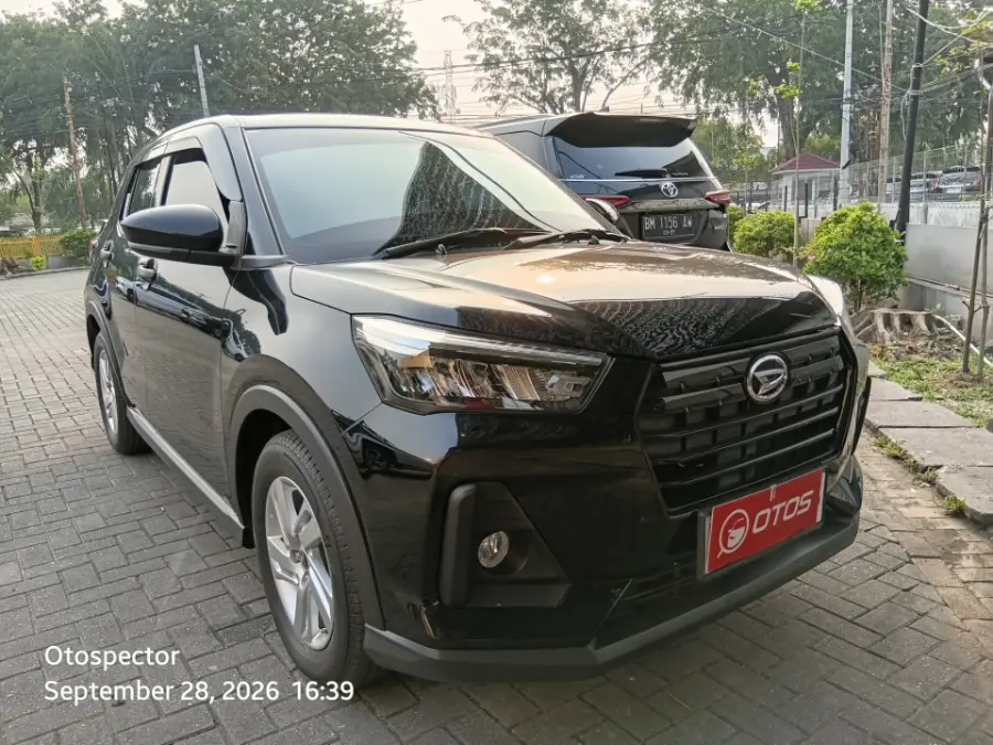Foto Mobil Bekas Kanan Depan Daihatsu Rocky 1.2 X tahun 2021
