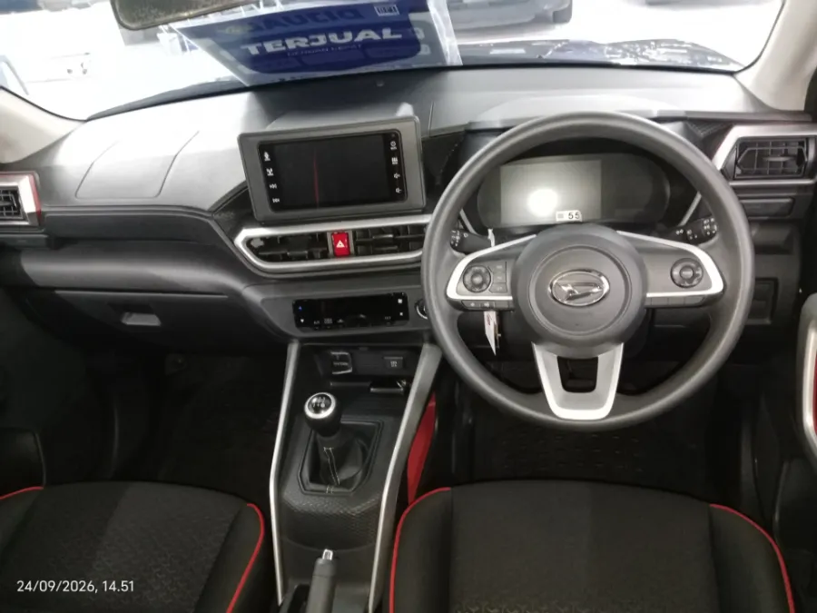 Foto Mobil Bekas Dashboard Daihatsu Rocky 1.2 X tahun 2022