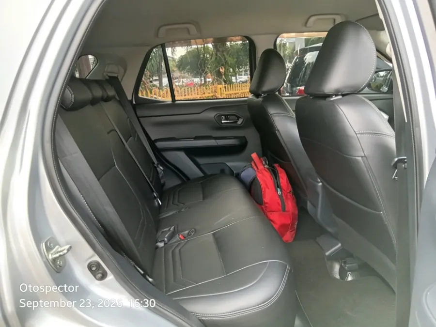 Foto Mobil Bekas Kabin Belakang Daihatsu Rocky 1.2 X tahun 2022