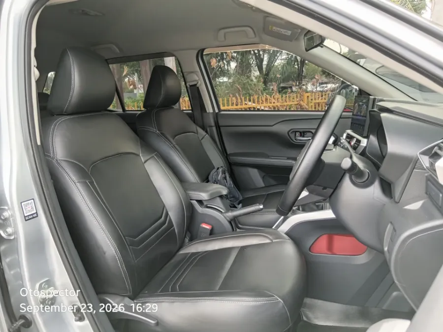 Foto Mobil Bekas Kabin Depan Daihatsu Rocky 1.2 X tahun 2022