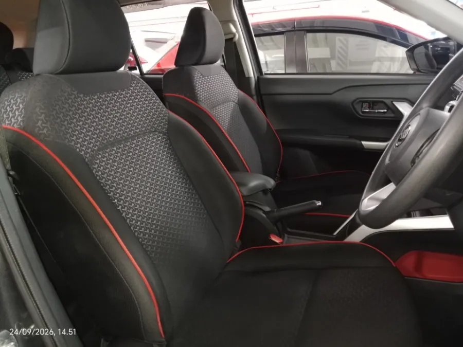 Foto Mobil Bekas Kabin Depan Daihatsu Rocky 1.2 X tahun 2022
