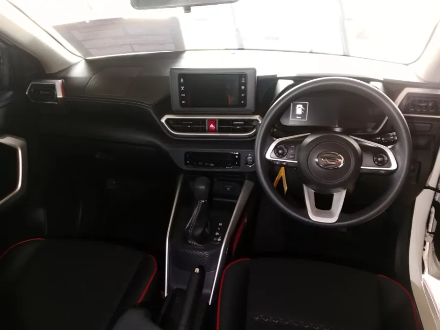 Foto Mobil Bekas Dashboard Daihatsu Rocky 1.2 X tahun 2023