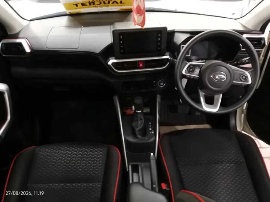 Foto Mobil Bekas Dashboard Daihatsu Rocky 1.2 X tahun 2023