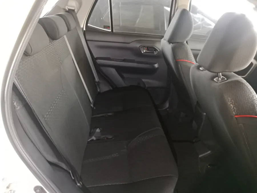 Foto Mobil Bekas Kabin Belakang Daihatsu Rocky 1.2 X tahun 2023