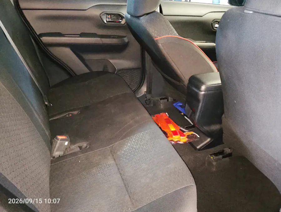 Foto Mobil Bekas Kabin Belakang Daihatsu Rocky 1.2 X tahun 2024