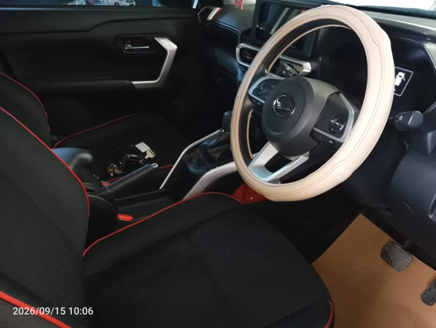 Foto Mobil Bekas Kabin Depan Daihatsu Rocky 1.2 X tahun 2024