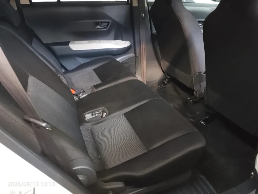 Foto Mobil Bekas Kabin Belakang Daihatsu Sigra 1.0 D tahun 2021