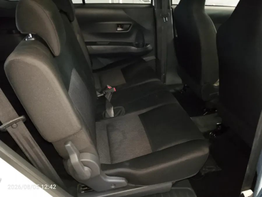 Foto Mobil Bekas Kabin Belakang Daihatsu Sigra 1.0 D tahun 2022