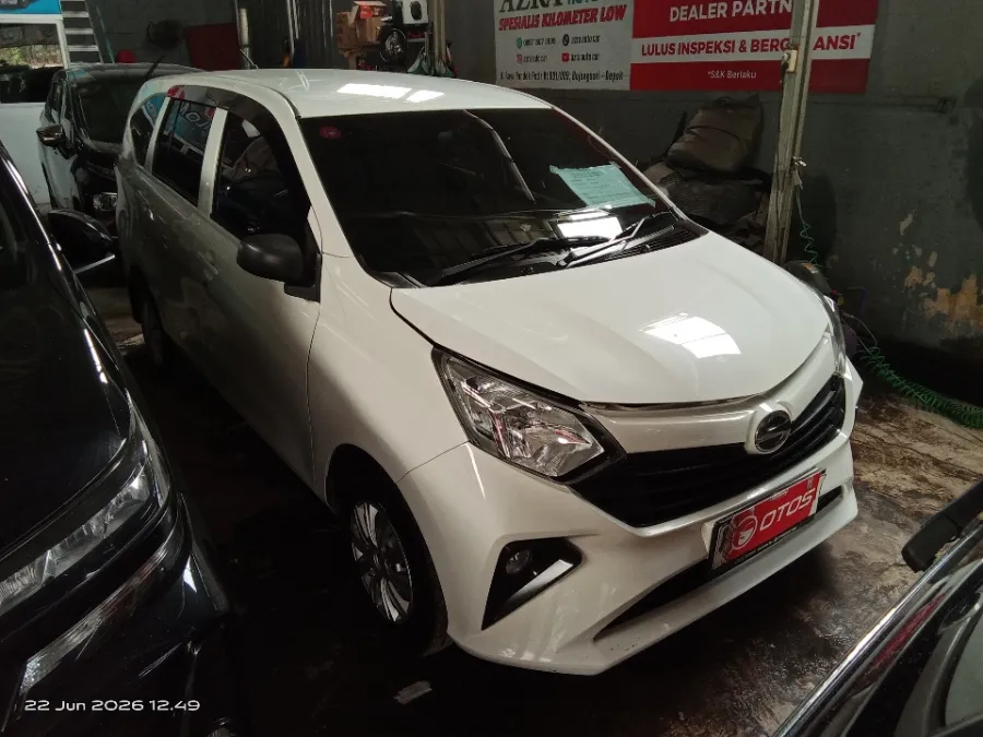 Foto Mobil Bekas Kanan Depan Daihatsu Sigra 1.0 D tahun 2022