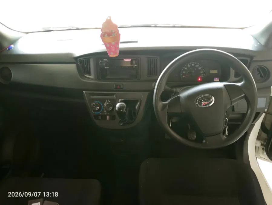 Foto Mobil Bekas Dashboard Daihatsu Sigra 1.0 D tahun 2024