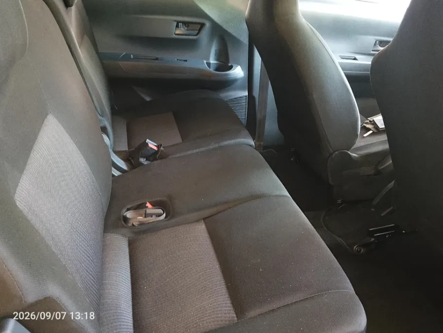 Foto Mobil Bekas Kabin Belakang Daihatsu Sigra 1.0 D tahun 2024