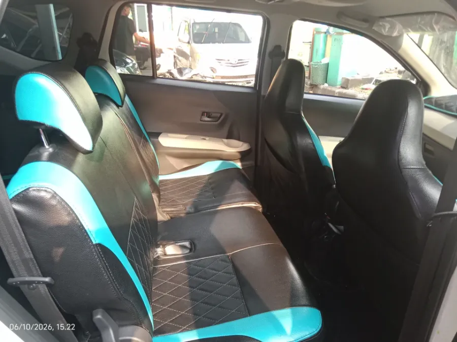 Foto Mobil Bekas Kabin Belakang Daihatsu Sigra 1.0 M tahun 2019
