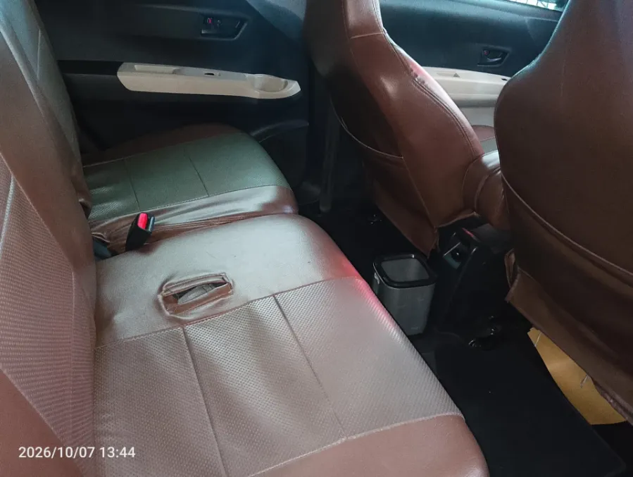 Foto Mobil Bekas Kabin Belakang Daihatsu Sigra 1.0 M tahun 2019