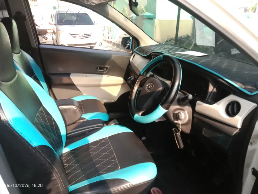 Foto Mobil Bekas Kabin Depan Daihatsu Sigra 1.0 M tahun 2019