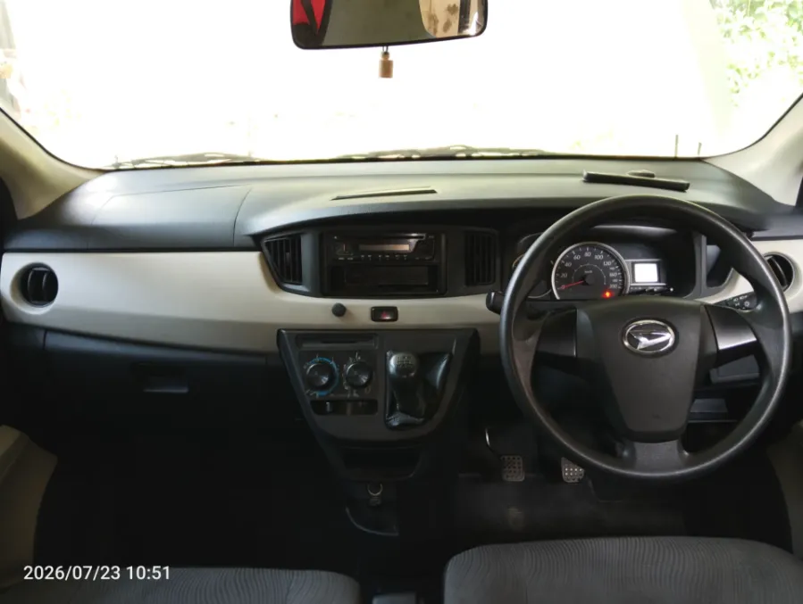 Foto Mobil Bekas Dashboard Daihatsu Sigra 1.0 M tahun 2021