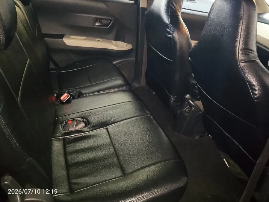 Foto Mobil Bekas Kabin Belakang Daihatsu Sigra 1.0 M tahun 2021