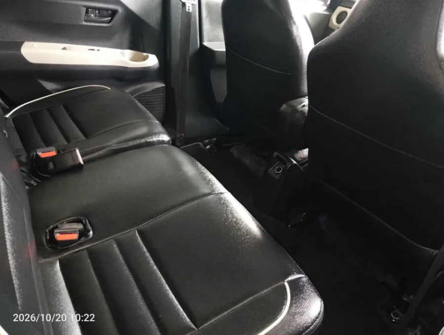 Foto Mobil Bekas Kabin Belakang Daihatsu Sigra 1.0 M tahun 2022