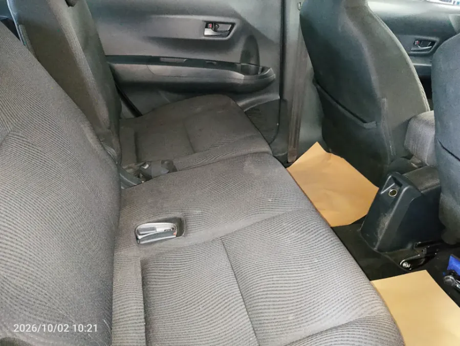 Foto Mobil Bekas Kabin Belakang Daihatsu Sigra 1.0 M tahun 2024