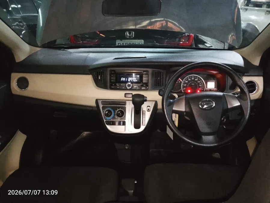 Foto Mobil Bekas Dashboard Daihatsu Sigra 1.2 R tahun 2017