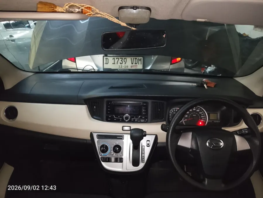 Foto Mobil Bekas Dashboard Daihatsu Sigra 1.2 R tahun 2017
