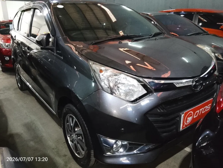 Foto Mobil Bekas Kanan Depan Daihatsu Sigra 1.2 R tahun 2017