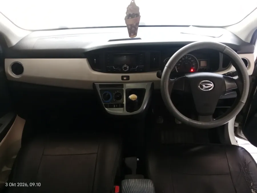 Foto Mobil Bekas Dashboard Daihatsu Sigra 1.2 R tahun 2018