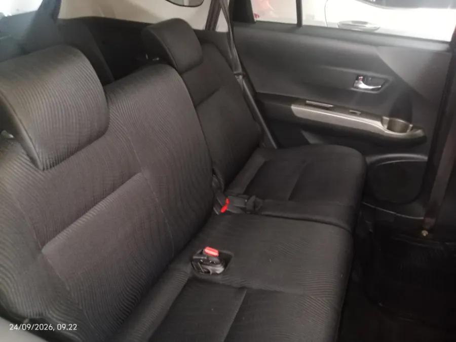 Foto Mobil Bekas Kabin Belakang Daihatsu Sigra 1.2 R tahun 2018