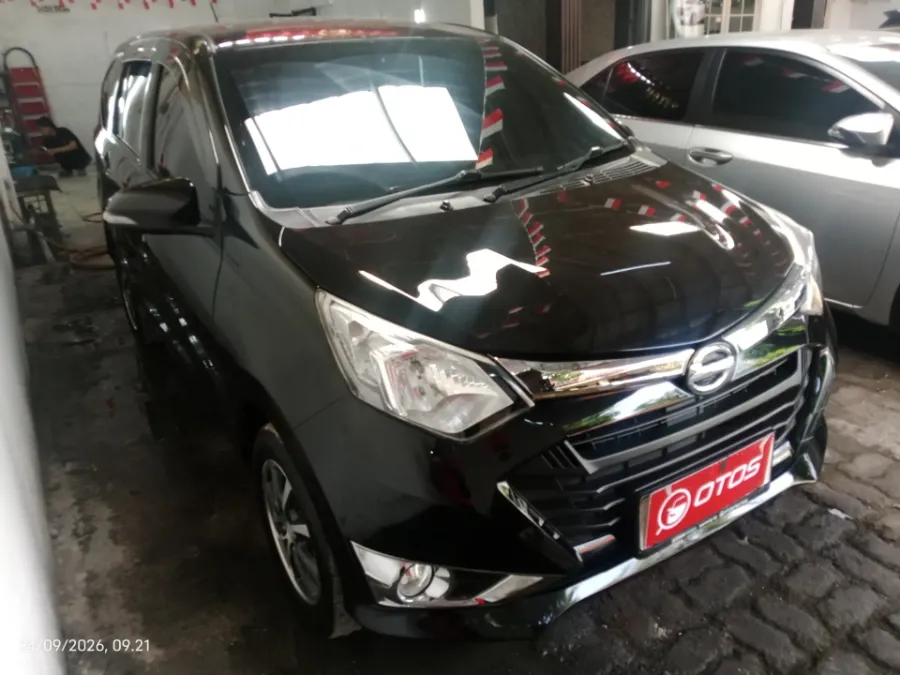 Foto Mobil Bekas Kanan Depan Daihatsu Sigra 1.2 R tahun 2018