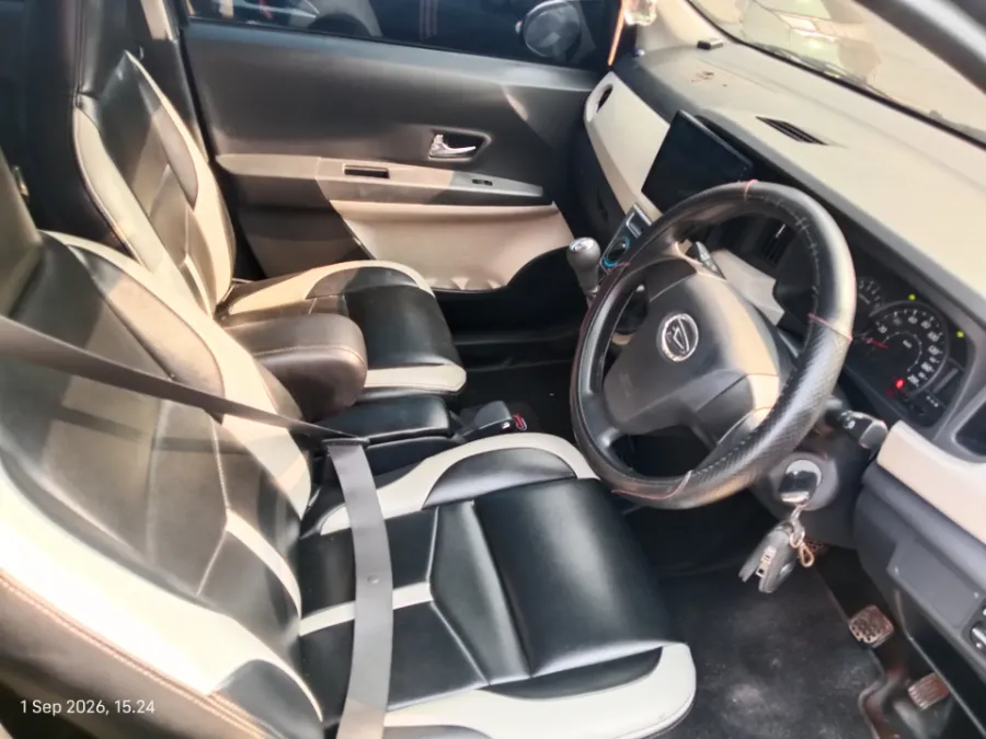Foto Mobil Bekas Kabin Depan Daihatsu Sigra 1.2 R tahun 2019