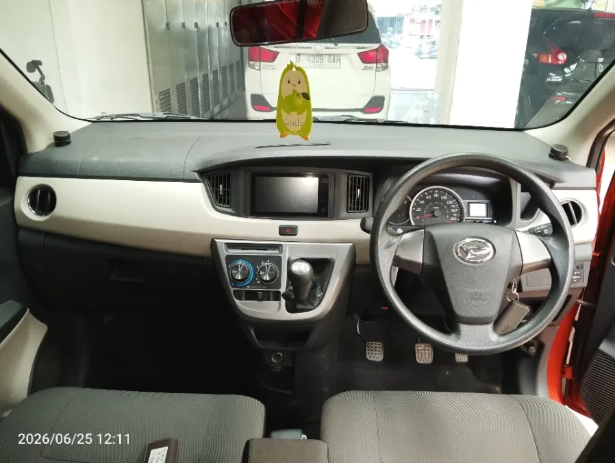 Foto Mobil Bekas Dashboard Daihatsu Sigra 1.2 R tahun 2020