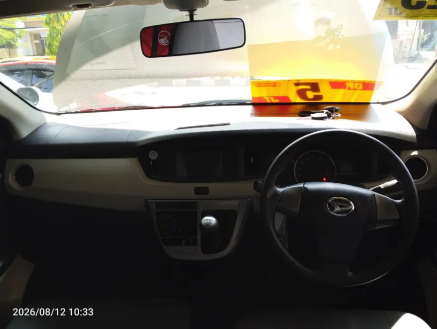 Foto Mobil Bekas Dashboard Daihatsu Sigra 1.2 R tahun 2020