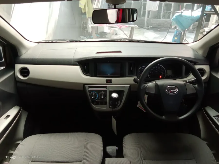 Foto Mobil Bekas Dashboard Daihatsu Sigra 1.2 R tahun 2020