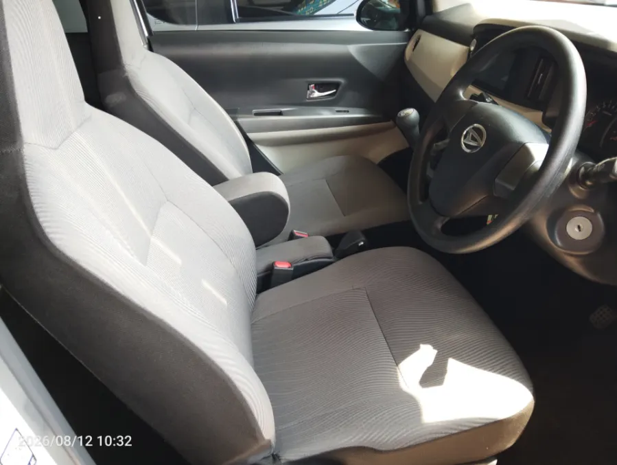 Foto Mobil Bekas Kabin Depan Daihatsu Sigra 1.2 R tahun 2020