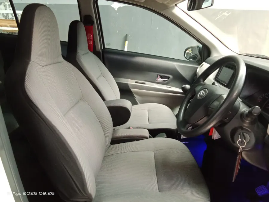 Foto Mobil Bekas Kabin Depan Daihatsu Sigra 1.2 R tahun 2020