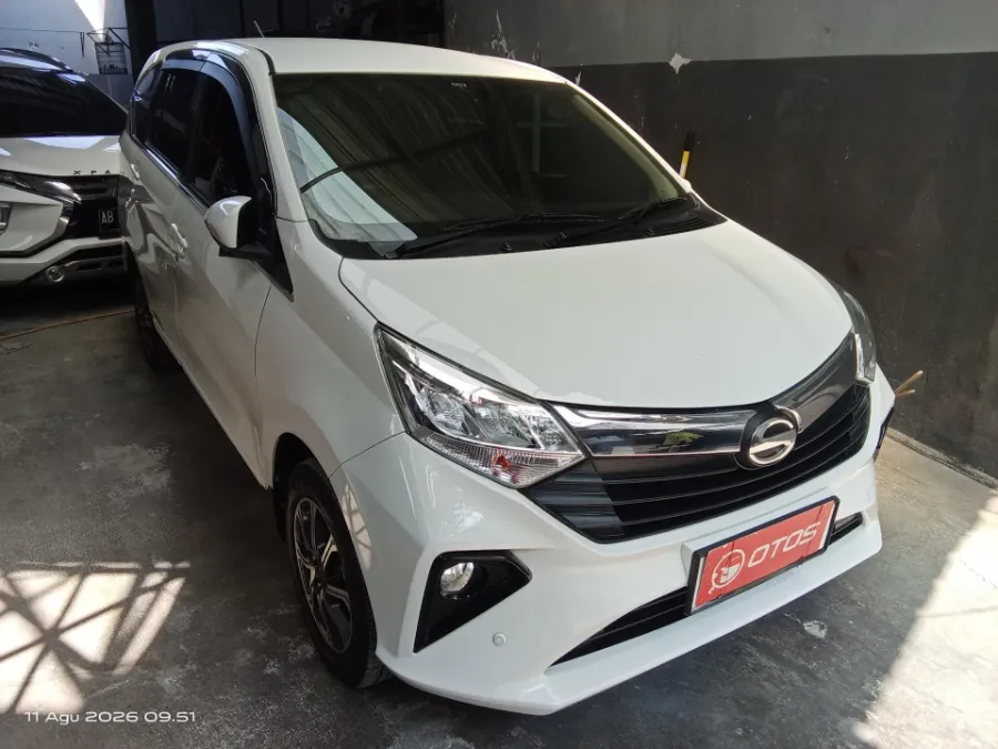 Foto Mobil Bekas Kanan Depan Daihatsu Sigra 1.2 R tahun 2020