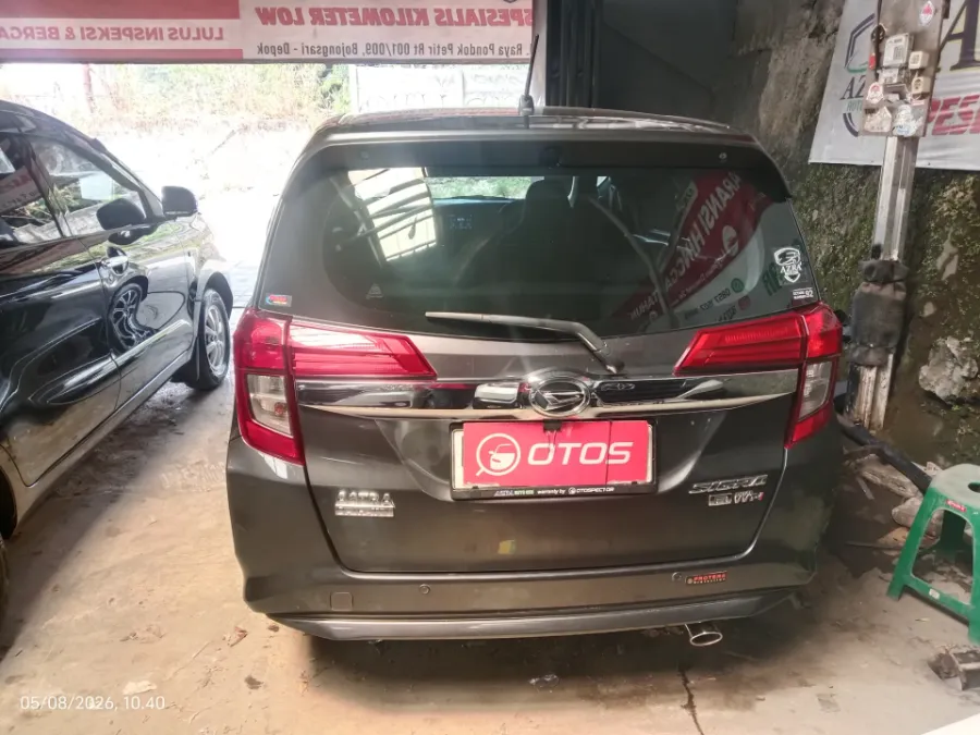 Foto Mobil Bekas Tampak Belakang Daihatsu Sigra 1.2 R tahun 2020