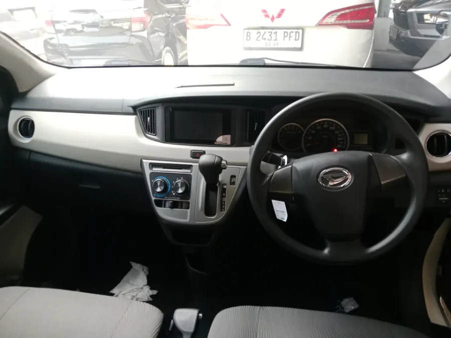 Foto Mobil Bekas Dashboard Daihatsu Sigra 1.2 R tahun 2021