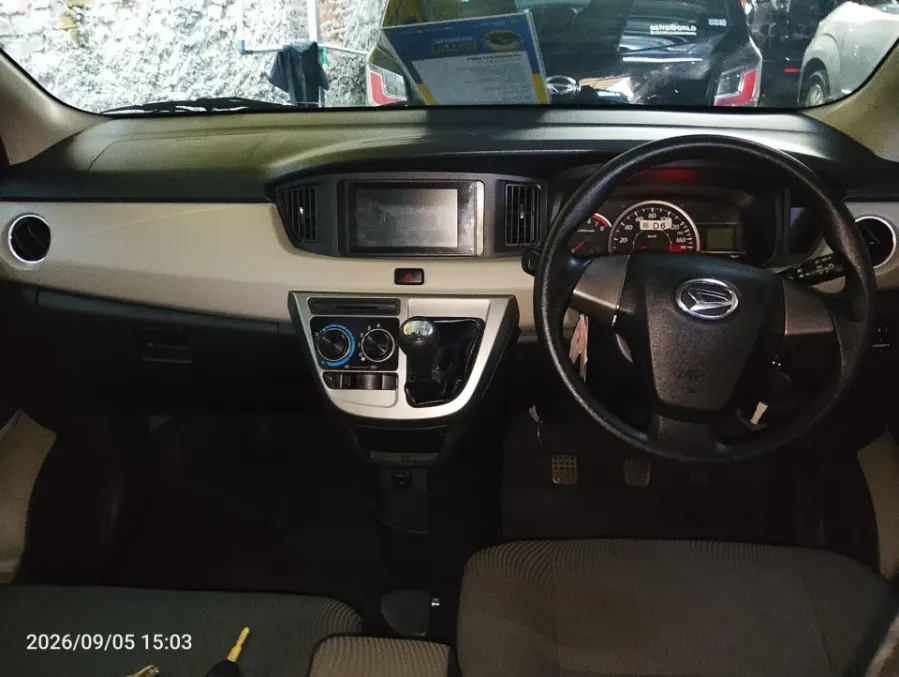 Foto Mobil Bekas Dashboard Daihatsu Sigra 1.2 R tahun 2021