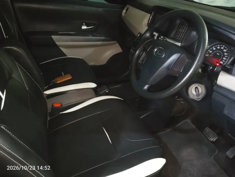 Foto Mobil Bekas Kabin Depan Daihatsu Sigra 1.2 R tahun 2021