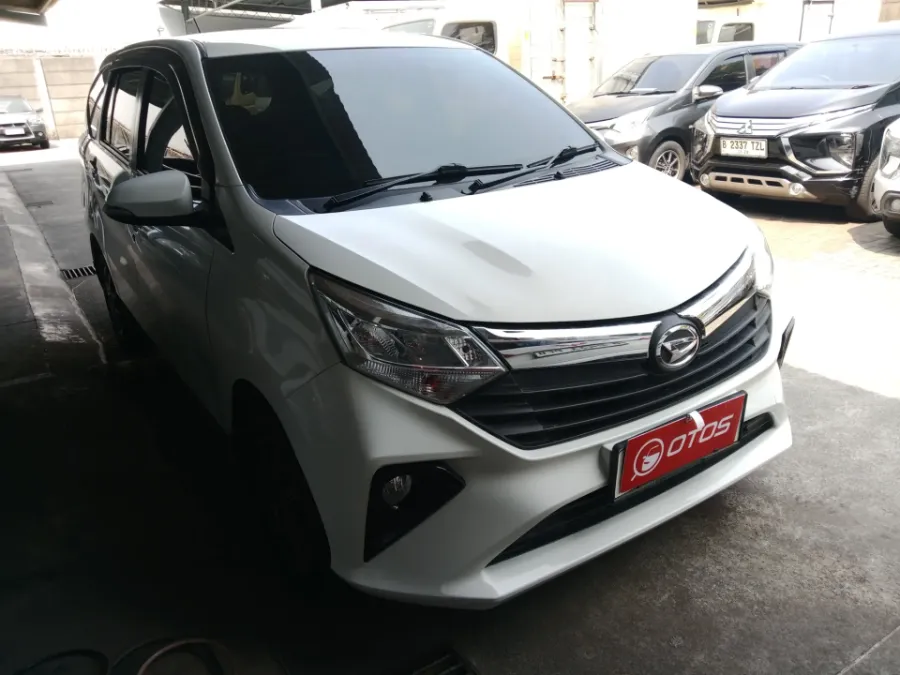 Foto Mobil Bekas Kanan Depan Daihatsu Sigra 1.2 R tahun 2021