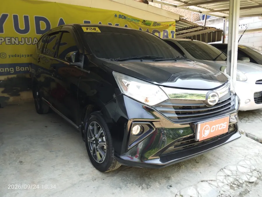 Foto Mobil Bekas Kanan Depan Daihatsu Sigra 1.2 R tahun 2021