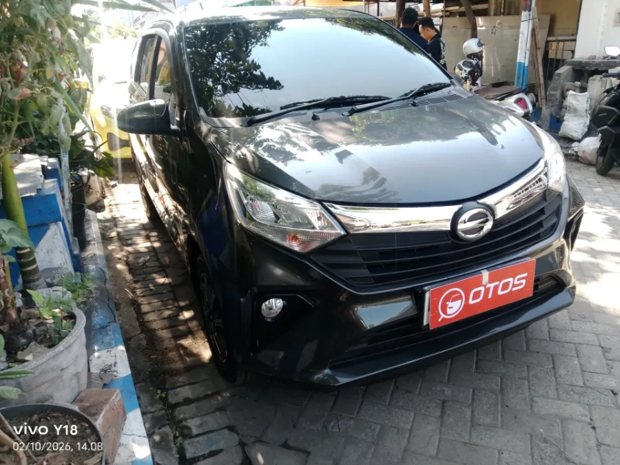 Foto Mobil Bekas Kanan Depan Daihatsu Sigra 1.2 R tahun 2021