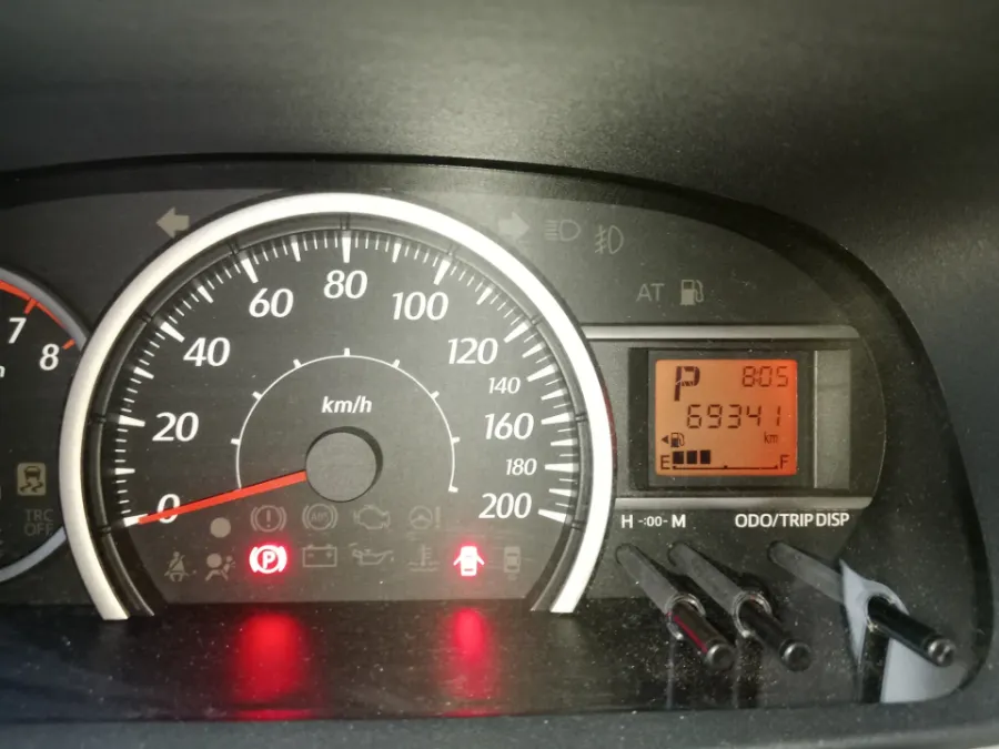 Foto Mobil Bekas Odometer Daihatsu Sigra 1.2 R tahun 2021