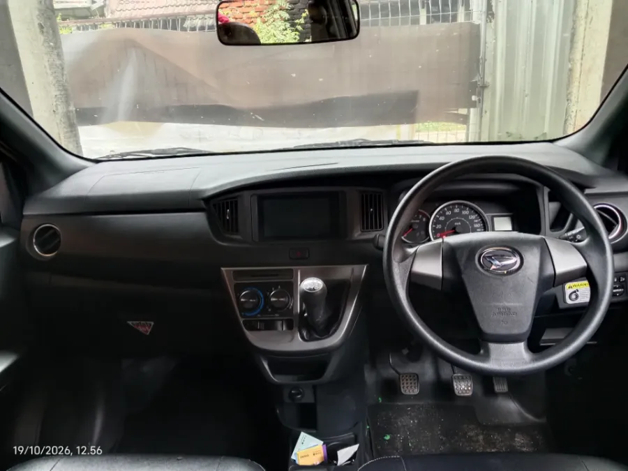 Foto Mobil Bekas Dashboard Daihatsu Sigra 1.2 R tahun 2022